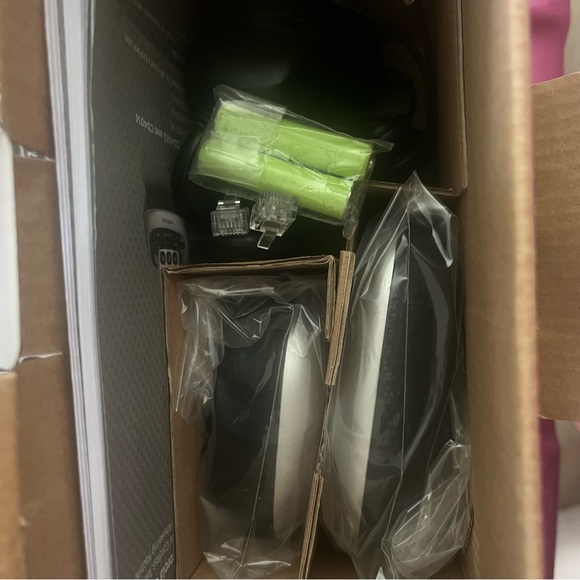 Motorola CD 4012 digital cordless telephone with answering machine. New! - Picture 3 of 4